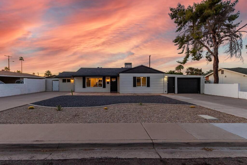 New Midtown Modern Studio With Backyard Phoenix Exteriör bild