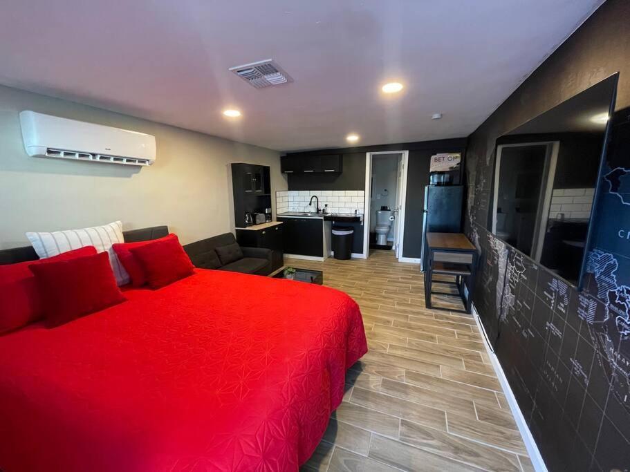 New Midtown Modern Studio With Backyard Phoenix Exteriör bild