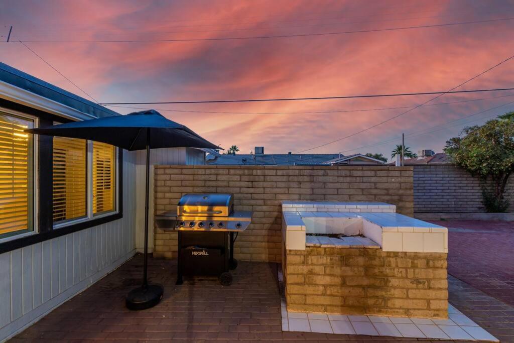 New Midtown Modern Studio With Backyard Phoenix Exteriör bild